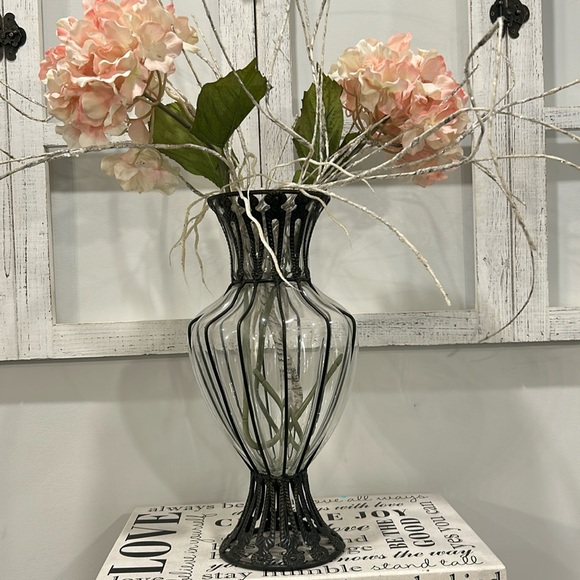 Large Clear Vase Metal Accents Beautiful One of a Kind Flower Centerpiece - Picture 1 of 6
